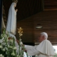 EL PAPA ENTREGÓ UNA ROSA DE ORO AL SANTUARIO DE FÁTIMA